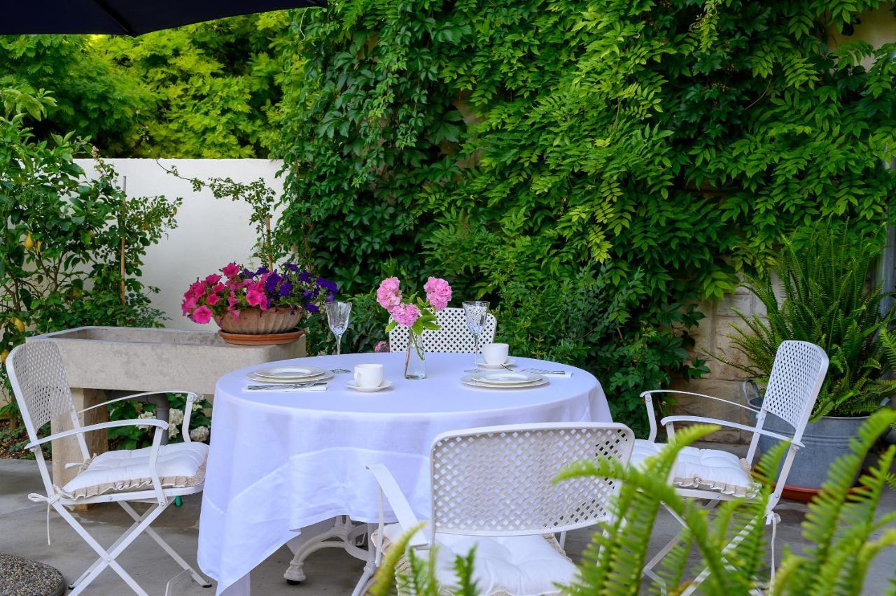 Palace Schoen Milesi - Esense Of Prestige - Private Pool - Free Parking - Old Money Style Luxury Rooms - Walking Distance To The Old Town, The Beach And All Amenities - Buralux Properties Split Exterior photo