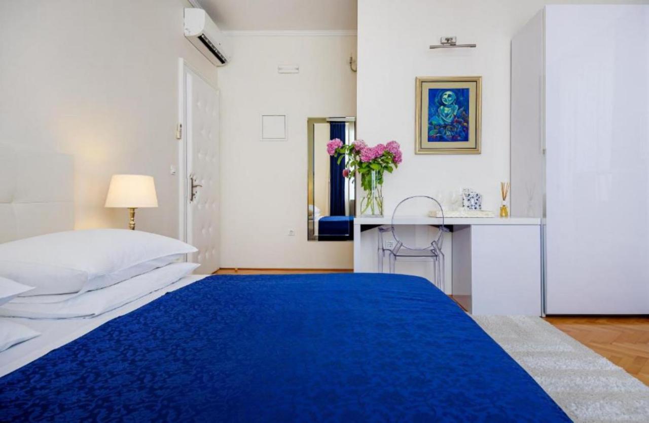 Palace Schoen Milesi - Esense Of Prestige - Private Pool - Free Parking - Old Money Style Luxury Rooms - Walking Distance To The Old Town, The Beach And All Amenities - Buralux Properties Split Exterior photo